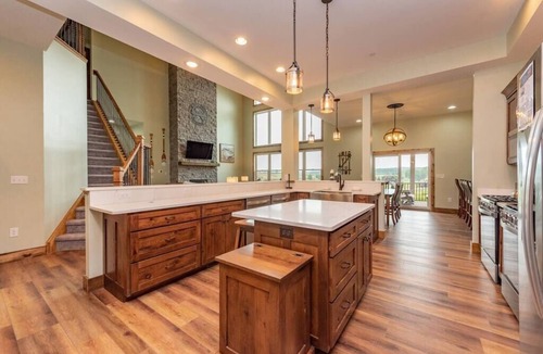 Waterfront Greens House | Tippy Canoe: Deep Creek Lake House w/Pool & Theater