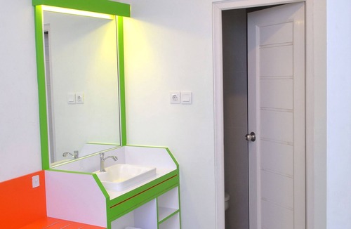 East Jakarta Hotel | Titanium Express Homtel