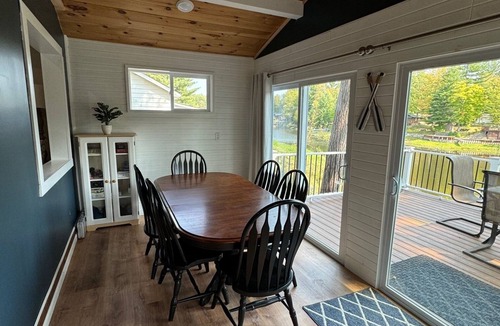 Alger Cottage | Tittabawassee Riverfront Cottage