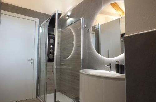Zelbio Apartment | TIVANIA DREAM - Hi-end modern attic