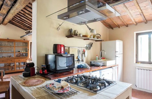 Brenna Apartment | Tiziano-Leonardo - Villa Amedeo Tuscan countryside