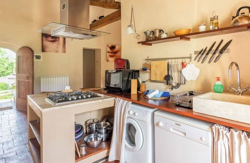 Brenna Apartment | Tiziano-Leonardo - Villa Amedeo Tuscan countryside