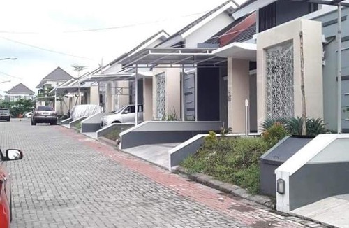 Mlati House | Tjahaja Guesthouse rumah mungil di Yogyakarta dgn lokasi strategis di lingkungan yg asri, tenang dan nyaman