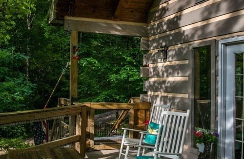 Tellico Plains House | Tlea Farm Mountain Log Cab. 73 Acres of Trails and Horse Paddocks 2 Steams+Lake
