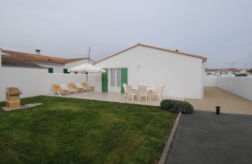 Rivedoux-Plage House | To a privileged location Holiday House has 90 M² 80m from the South Beach