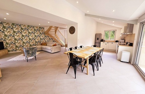 Chateauneuf-sur-Charente House | To the sound of water on the river side