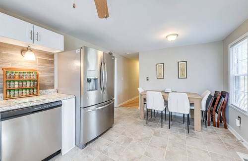 Stonehouse House | Toano Home w/Screened Porch: Steps to Lake!