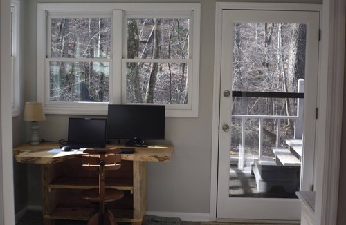 Suches Cabin | Toccoa-Currents Cabin - River Access - King Bed & Firepit - Large-Dog Friendly