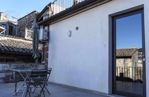 Todi Apartment | Todi Centre - flat with panoramic terrace - by #yourbesthostitaly.com