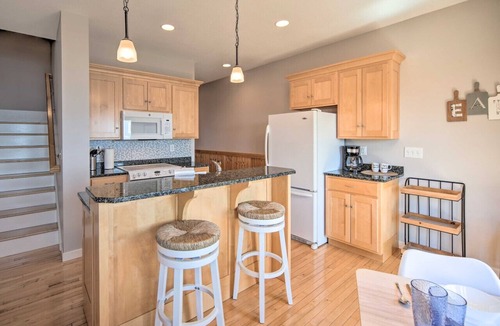 Tofte Villa | Tofte Superior Lakefront 2BR | Beach Access | Near Lutsen | Hiking | EV Charger