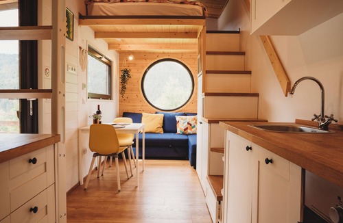 Horea Cabin | TogetherNest