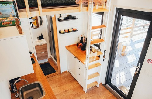 Horea Cabin | TogetherNest
