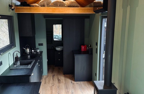 Horea Cabin | TogetherNest