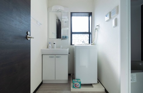 Sumida Apartment | Tokyo Skytree 301 Elegance Blue Twin Room bath WC