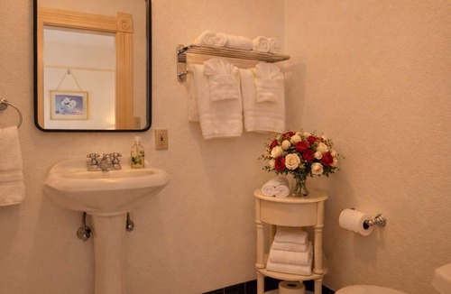 Tomales Hotel | Tomales Hotel