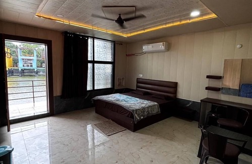 Basoda Hostel | Tomar Paradise Resort