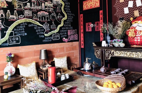Jinsha Bed & Breakfast | Tomato red classical Homestay