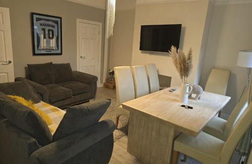 Droylsden House | Tomelle Manchester