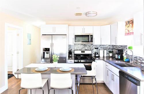 Queens Apartment | Tonel Paradise