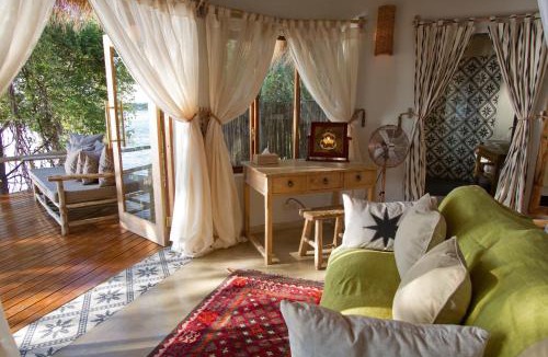 Simonga Cabin | Tongabezi