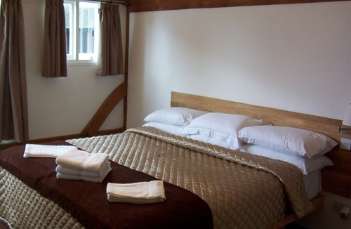 Bapchild Hotel | Tonge Barn