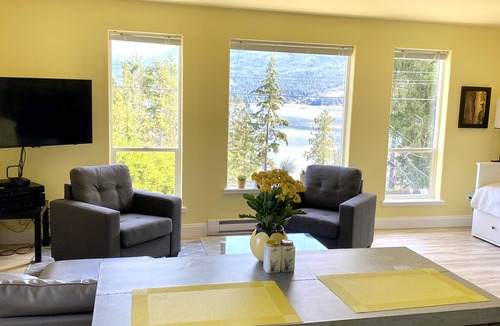 Sechelt Bed & Breakfast | tonic time BC Sunshine Coast - mountain & inlet view