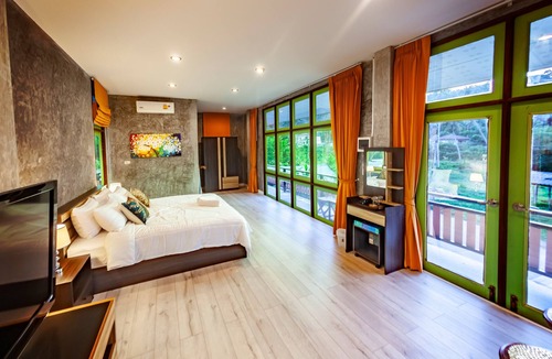 Ko Lanta Old Town House | Tonmai Suites