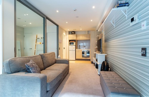 Newton Apartment | Toodle's Pristine inner-city nest with carpark