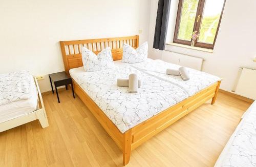 Chemnitz Apartment | TOP ANGEBOT - große Wohnung - max 6 Personen - WiFi - Waschmaschine - Badewanne - 2 Parkplätze - zentrale Lage - große Küche TOP