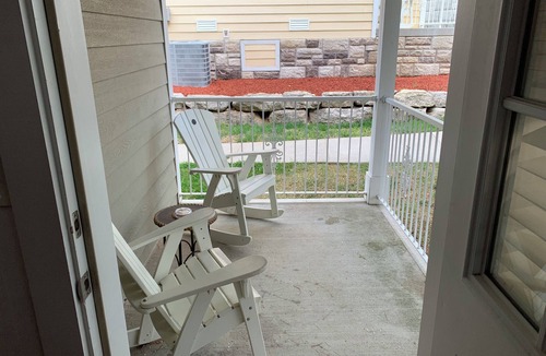 Branson Cottage | Top Branson Vacation Resort. Stormy Point Village 2BDR/2BA Cottage