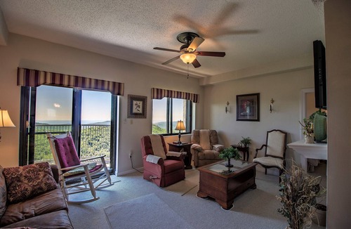 Seven Devils Condo | Top Floor 2B Condo w/Pool Access!