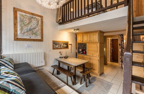 Chamonix-Mont-Blanc Apartment | Top floor apartment in a peaceful location with stunning views.