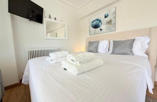 Palaio Faliro Apartment | Top floor apartment
