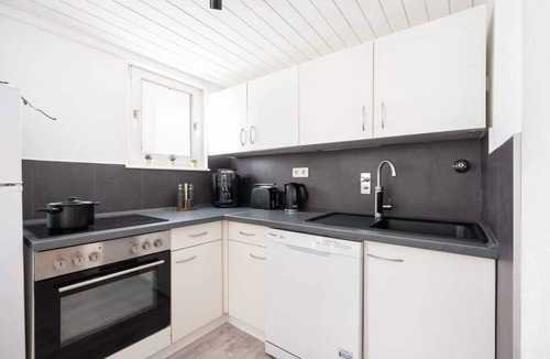 Kreuzviertel Apartment | Top floor apartment next to Marienplatz