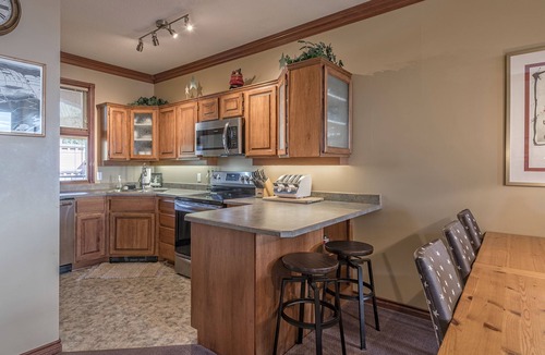 Silver Star Mountain Condo | Top Floor Grandview Condo with stunning mountain views, patio, BBQ and AC
