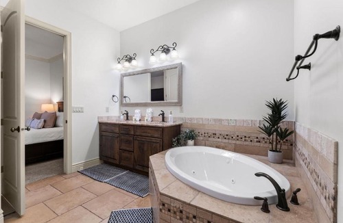 St. George Apartment | Top-Floor Desert Oasis - Balcony Fireplace Jacuzzi