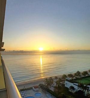 Sunny Isles Beach Apartment | Top floor oceanfront Miami Direct Access to the beach