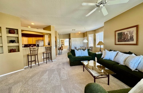 Rancho Vistoso Apartment | Top-Floor Oro Valley Condo: Views, Pool & Spa