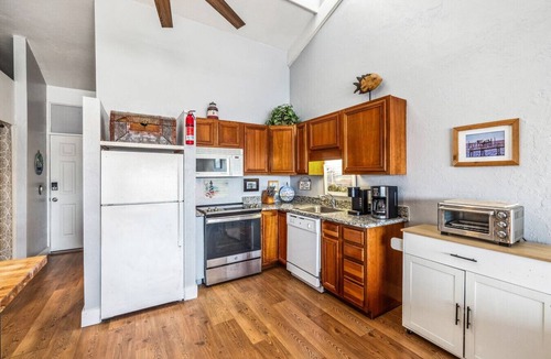 Cedar Key Condo | Top Floor 🪸 Private Balcony 🪸 View of the Gulf