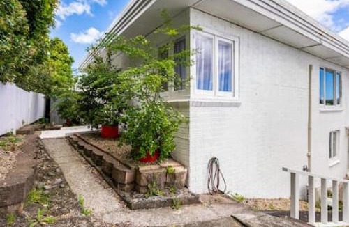 Henderson Apartment | Top-Floor Three-Bedroom Close to WestCity