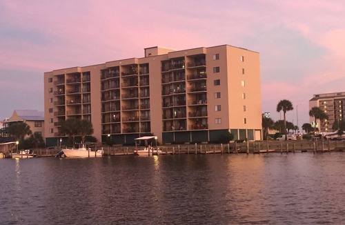 Orange Beach East Condo | Top floor unit with great water views!