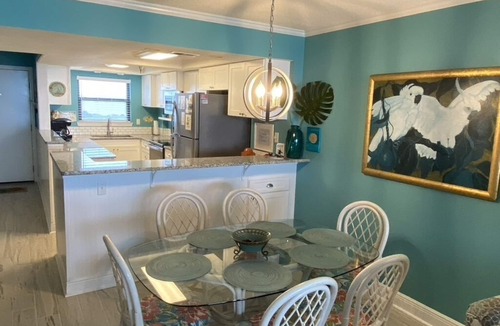 Navarre Beach Condo | Top floor, Week Before July 4 open, 10% off and August 10% off. Book Early!