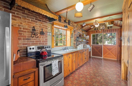 North Saanich House | Top Gun Acres