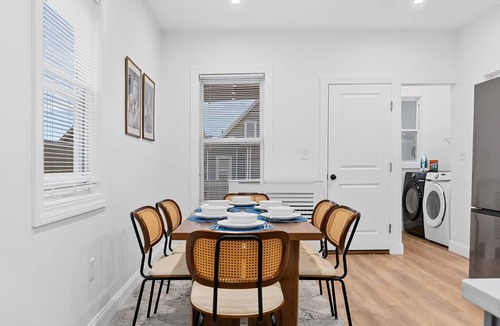 Somerville House | Top Home in Somerville, Walk to T, Free Parking, King Beds, Games