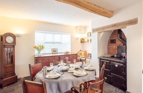 Kingswood House | Top House