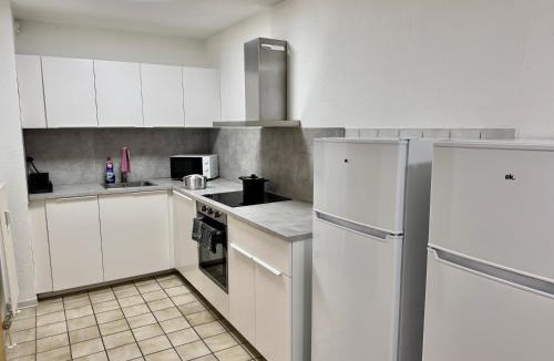 Gemmingen Apartment | TOP Monteurwohnung, 7 Einzelbetten, Küche, Parkplatz, Nähe Heilbronn I Hyra Living I GEM01