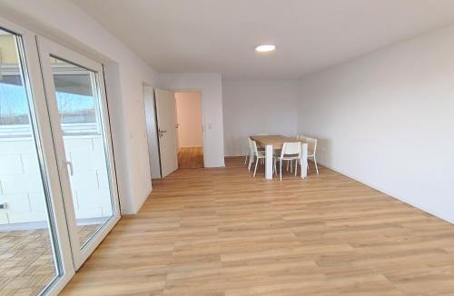 Rottweil Apartment | TOP Monteurwohnung mit Balkon, Einzelbetten, TV, WLAN, modern, voll ausgestattet, Parkplatz, Wäsche inklusive, in Rottweil - RW01