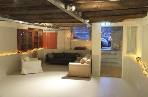 Nieuwmarkt en Lastage Bed & Breakfast | Top-notch space along canal in historic centre