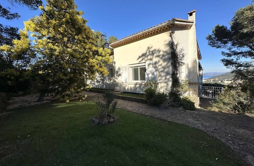 Saint-Mandrier-sur-Mer Apartment | Top of villa, full sea view