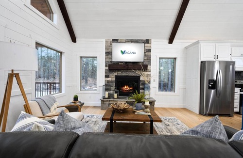 Broken Bow Cabin | Top Ranked Couples Cabin, Hot Tub, Fire Pit, Pet Friendly, Allium